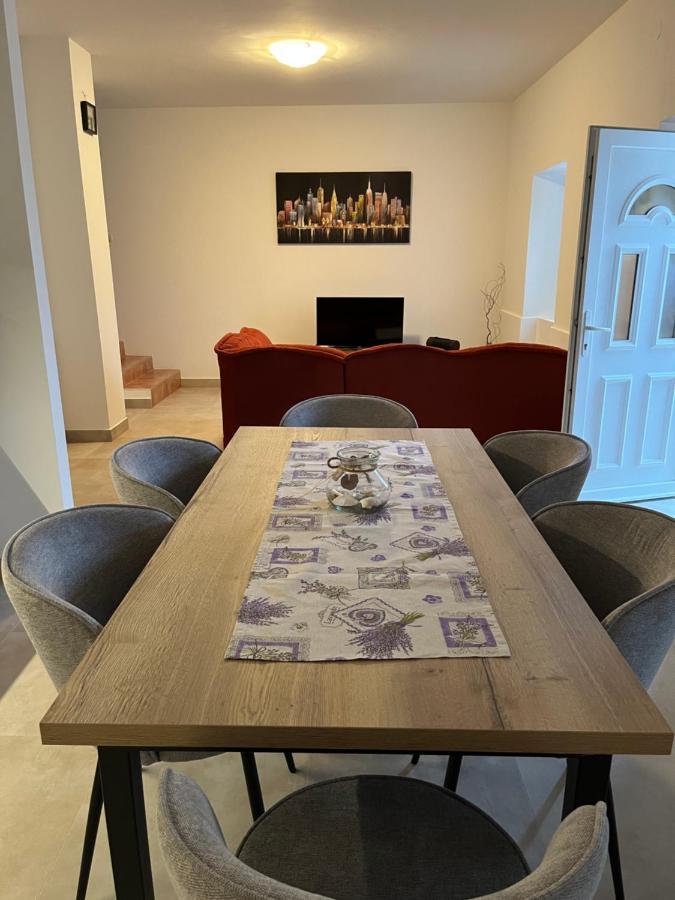 Barbat na Rabu House Ema 빌라 외부 사진